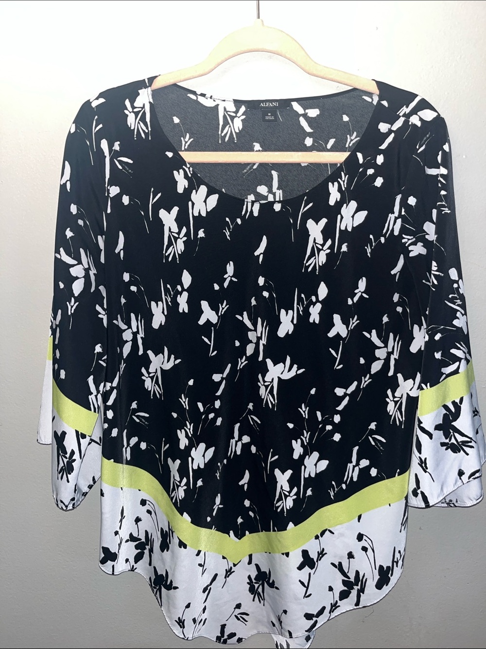 Alfani Black White Floral Scoop Neck Tunic with Lime Trim